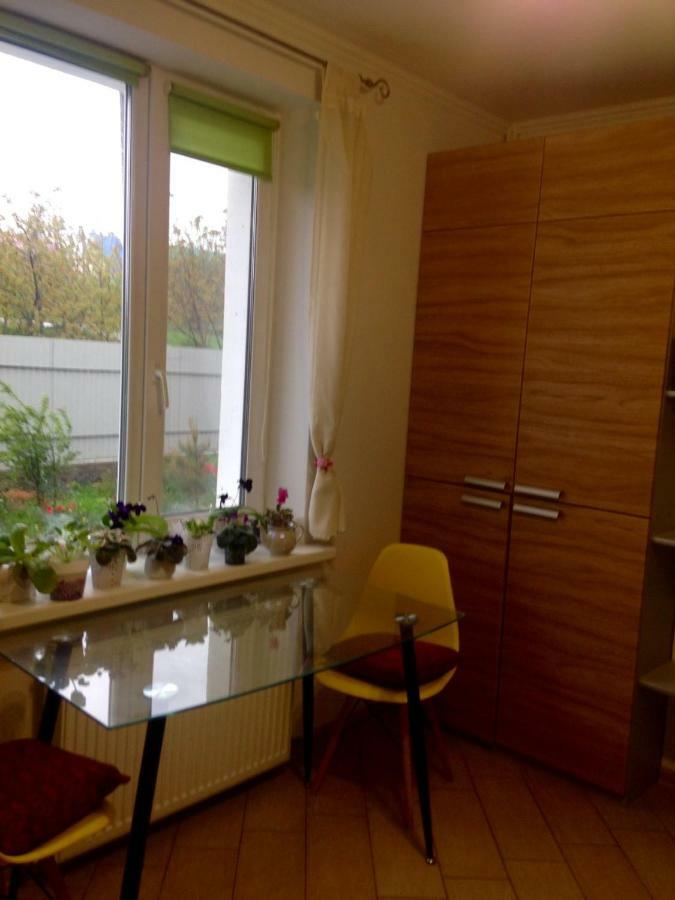2-Я Полевая, 9. Смотрич คาเมียเนตส์-โปดิลสกี ภายนอก รูปภาพ